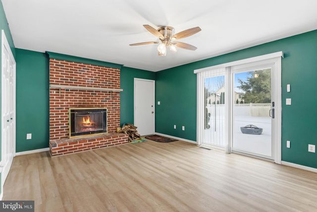 3901 POST DR, Bethlehem, PA 18017