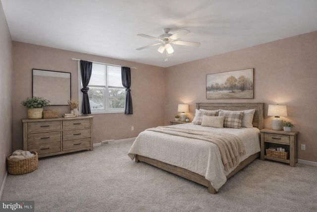 3901 POST DR, Bethlehem, PA 18017