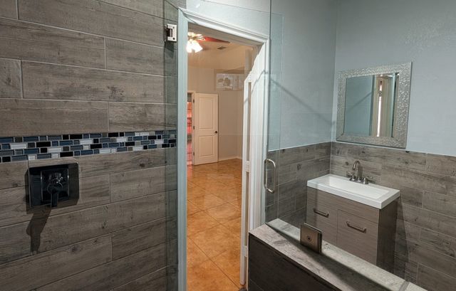 101 Quail Briar Lane, Arlington, TX 76002