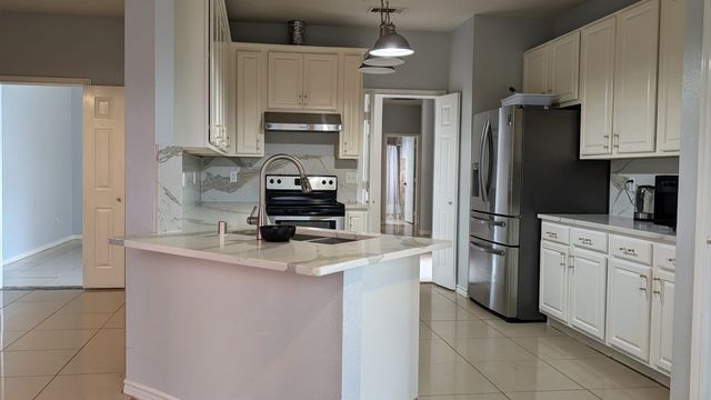 101 Quail Briar Lane, Arlington, TX 76002