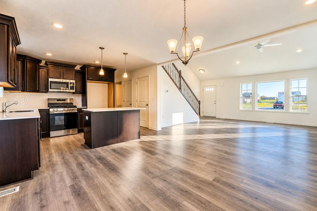 5555 Mammoth Drive SE, Caledonia, MI 49316