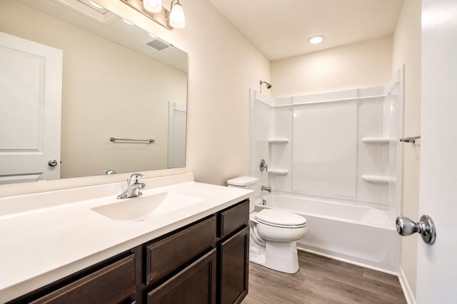 5555 Mammoth Drive SE, Caledonia, MI 49316