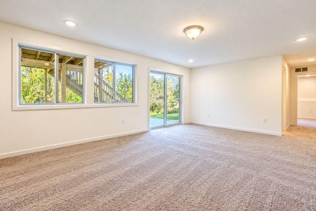 5555 Mammoth Drive SE, Caledonia, MI 49316