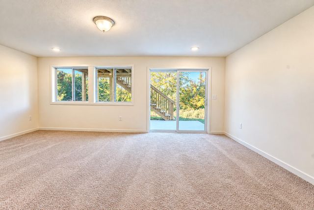 5555 Mammoth Drive SE, Caledonia, MI 49316