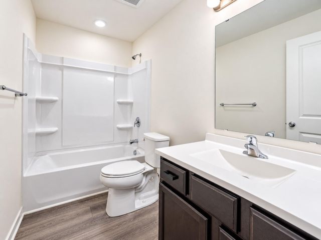 5555 Mammoth Drive SE, Caledonia, MI 49316