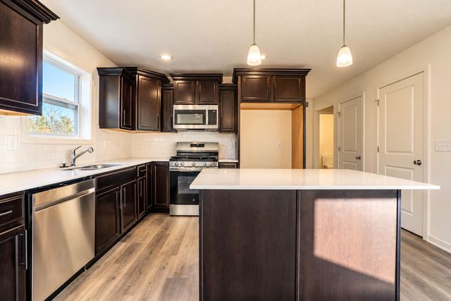 5555 Mammoth Drive SE, Caledonia, MI 49316