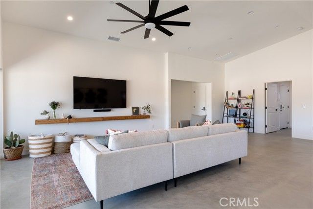 3848 Ruidosa Avenue, Yucca Valley, CA 92284