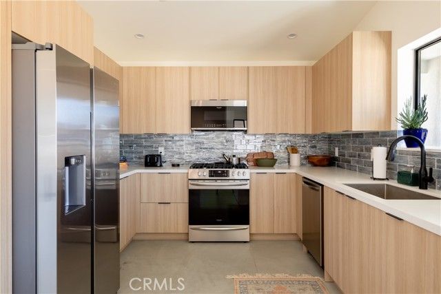 3848 Ruidosa Avenue, Yucca Valley, CA 92284