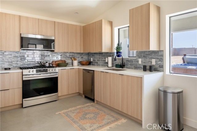 3848 Ruidosa Avenue, Yucca Valley, CA 92284