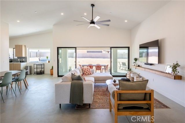 3848 Ruidosa Avenue, Yucca Valley, CA 92284