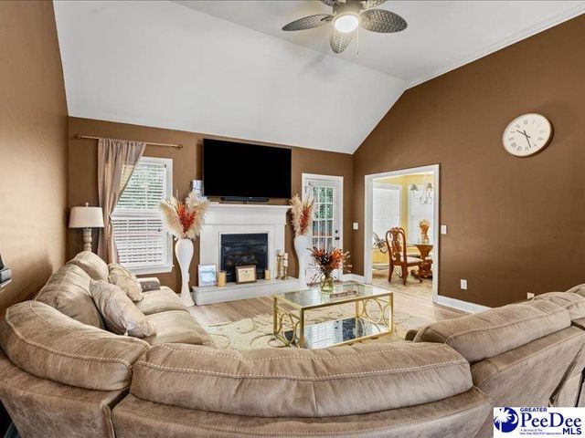 1826 Wax Myrtle Dr, Florence, SC 29501