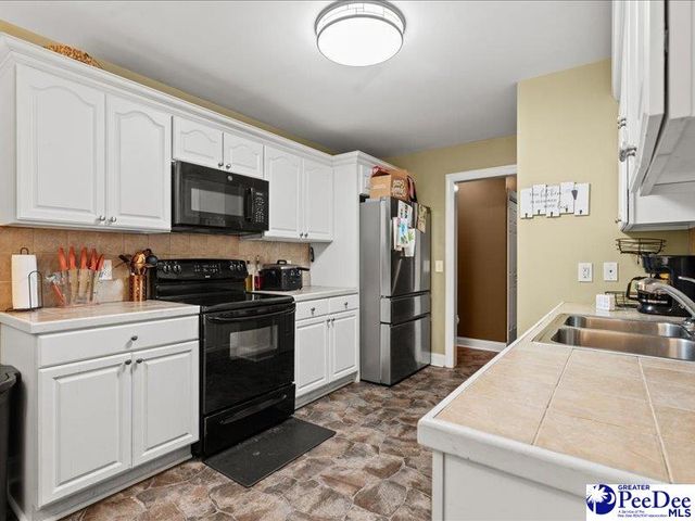 1826 Wax Myrtle Dr, Florence, SC 29501