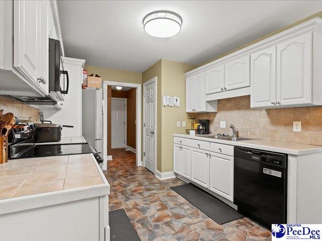 1826 Wax Myrtle Dr, Florence, SC 29501