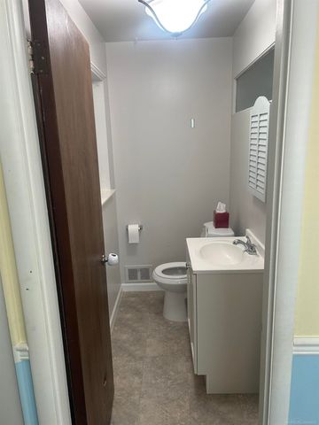 31434 Newport Dr. Drive, Warren, MI 48088