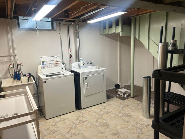 31434 Newport Dr. Drive, Warren, MI 48088