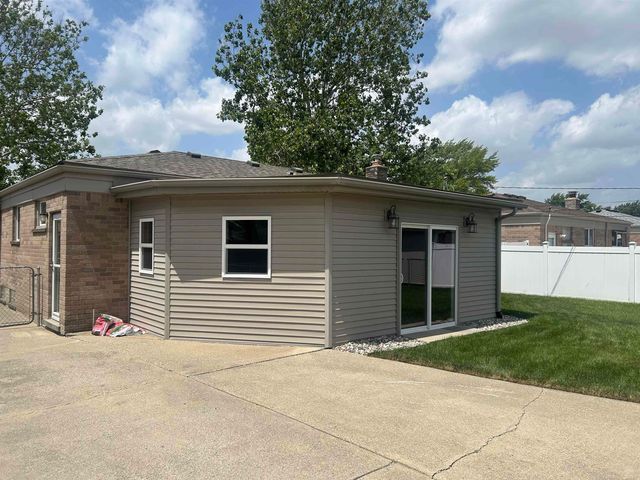 31434 Newport Dr. Drive, Warren, MI 48088