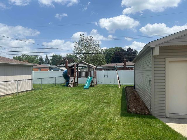 31434 Newport Dr. Drive, Warren, MI 48088