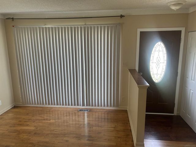 31434 Newport Dr. Drive, Warren, MI 48088