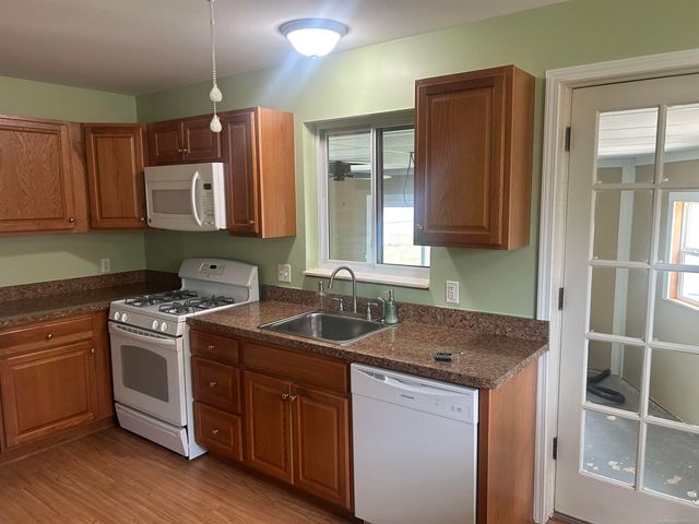 31434 Newport Dr. Drive, Warren, MI 48088