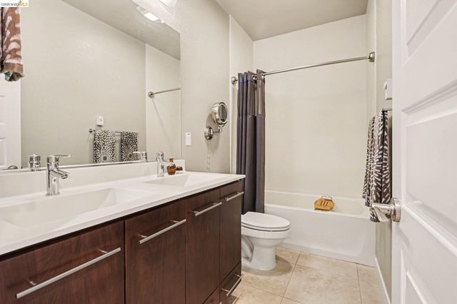 527 Peyton Ct, Oakley, CA 94561