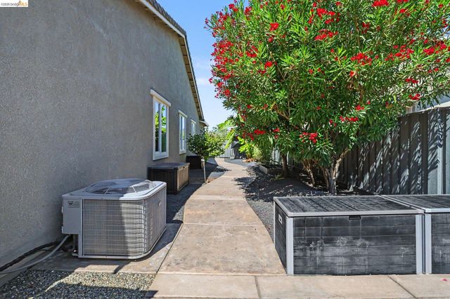 527 Peyton Ct, Oakley, CA 94561