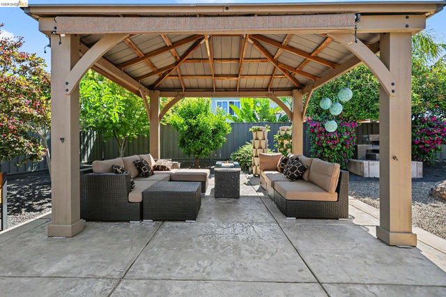 527 Peyton Ct, Oakley, CA 94561