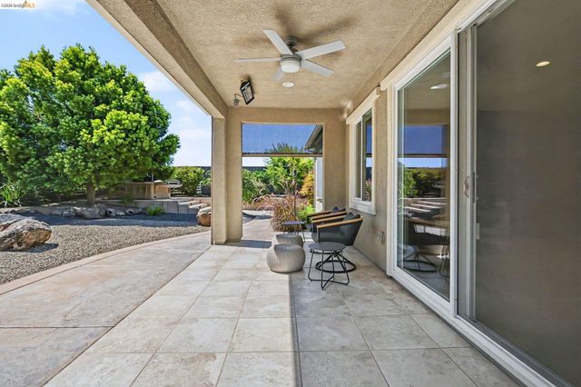 527 Peyton Ct, Oakley, CA 94561