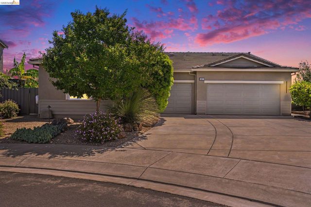 527 Peyton Ct, Oakley, CA 94561