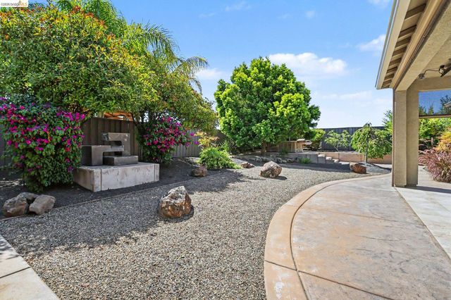 527 Peyton Ct, Oakley, CA 94561