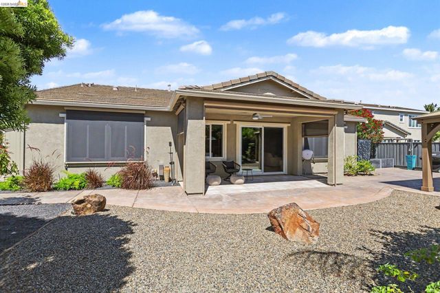 527 Peyton Ct, Oakley, CA 94561