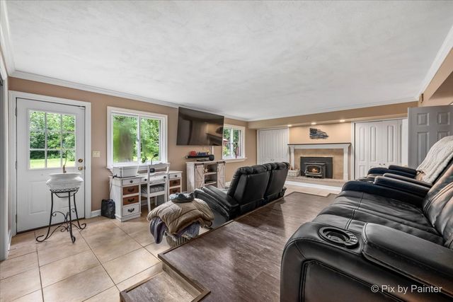 1S660 Winfield Road, Wheaton, IL 60189