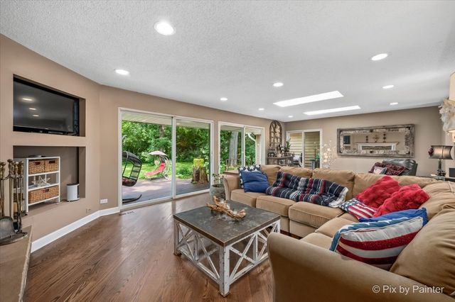 1S660 Winfield Road, Wheaton, IL 60189
