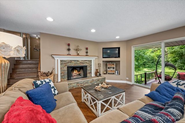 1S660 Winfield Road, Wheaton, IL 60189