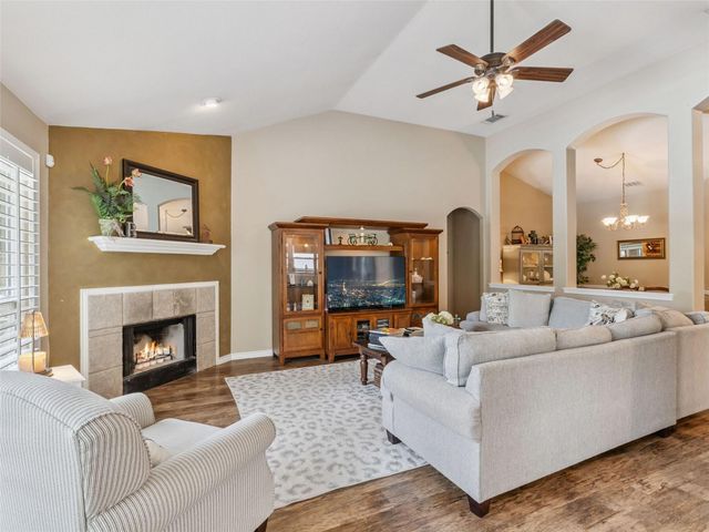 860 Fair LN, New Braunfels, TX 78130