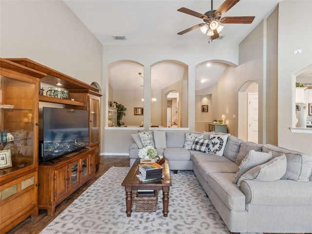 860 Fair LN, New Braunfels, TX 78130