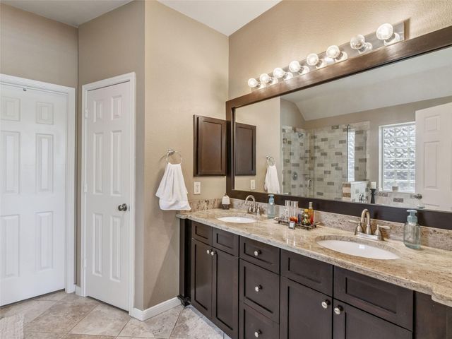 860 Fair LN, New Braunfels, TX 78130