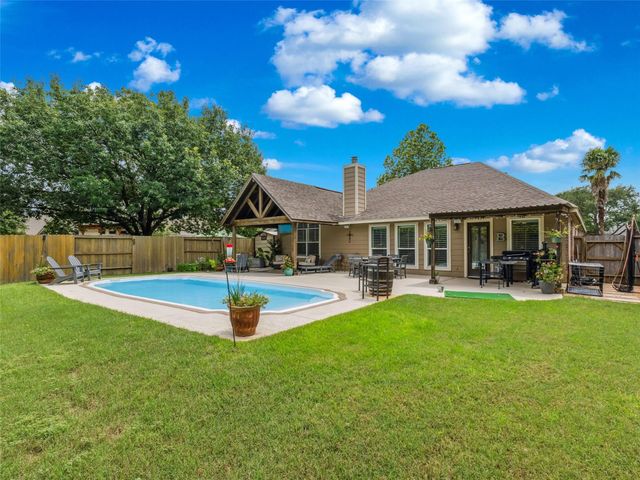 860 Fair LN, New Braunfels, TX 78130
