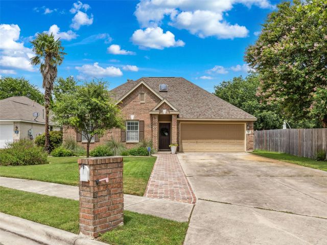 860 Fair LN, New Braunfels, TX 78130