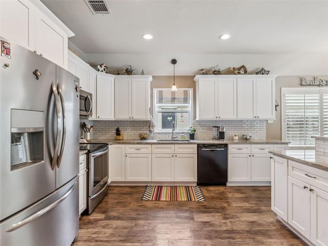 860 Fair LN, New Braunfels, TX 78130