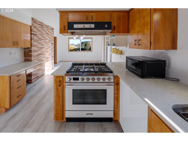 14285 Sw 114TH Ave, Tigard, OR 97224