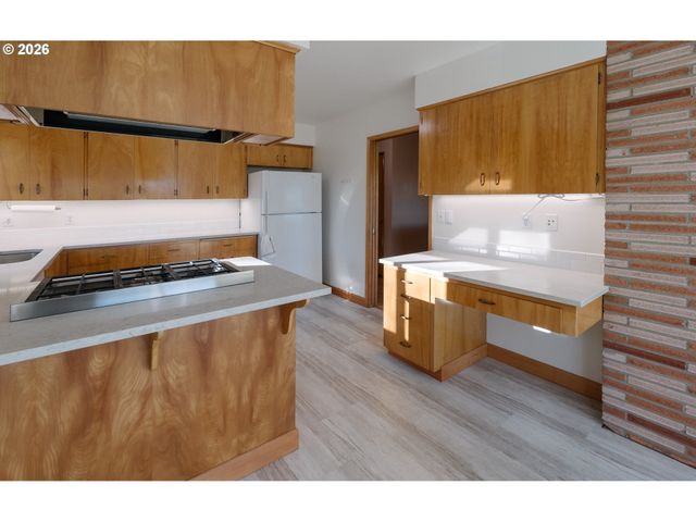 14285 Sw 114TH Ave, Tigard, OR 97224