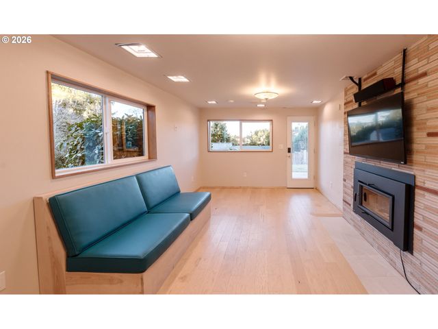 14285 Sw 114TH Ave, Tigard, OR 97224