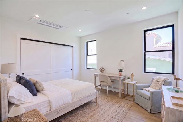 111 9th, Huntington Beach, CA 92648
