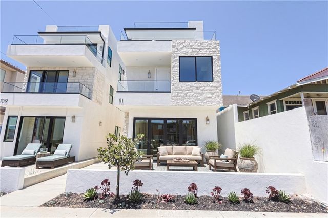 111 9th, Huntington Beach, CA 92648