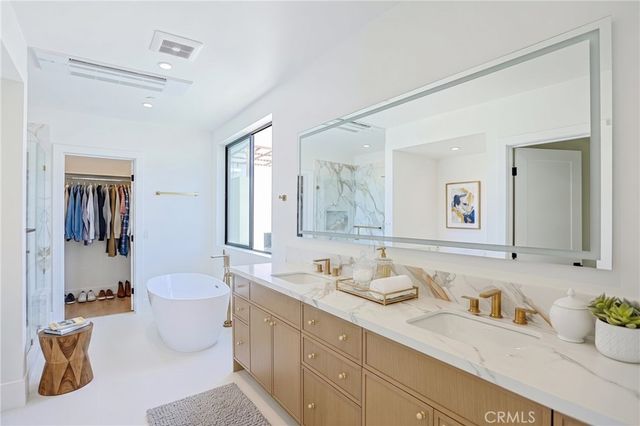 111 9th, Huntington Beach, CA 92648