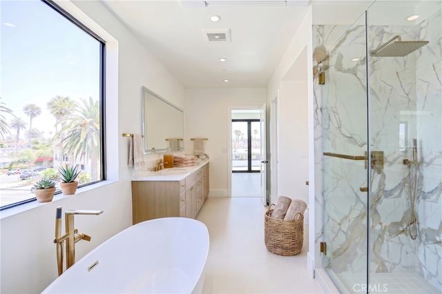 111 9th, Huntington Beach, CA 92648