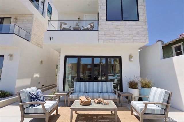111 9th, Huntington Beach, CA 92648