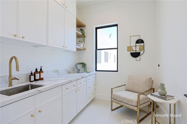 111 9th, Huntington Beach, CA 92648