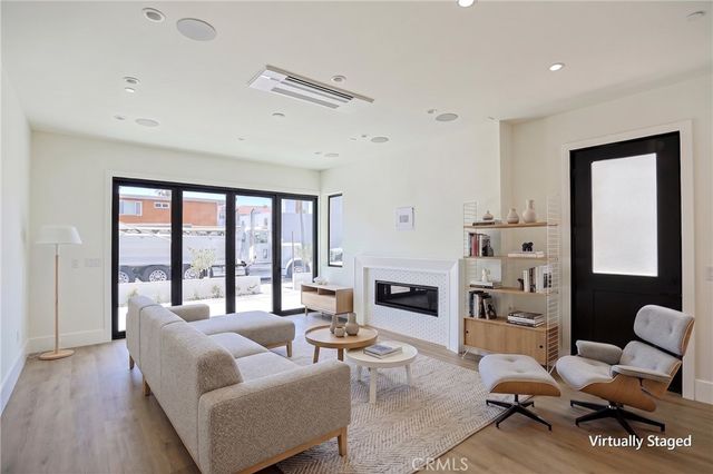 111 9th, Huntington Beach, CA 92648