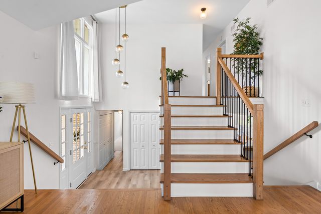 161 E Stone Avenue, Lake Forest, IL 60045